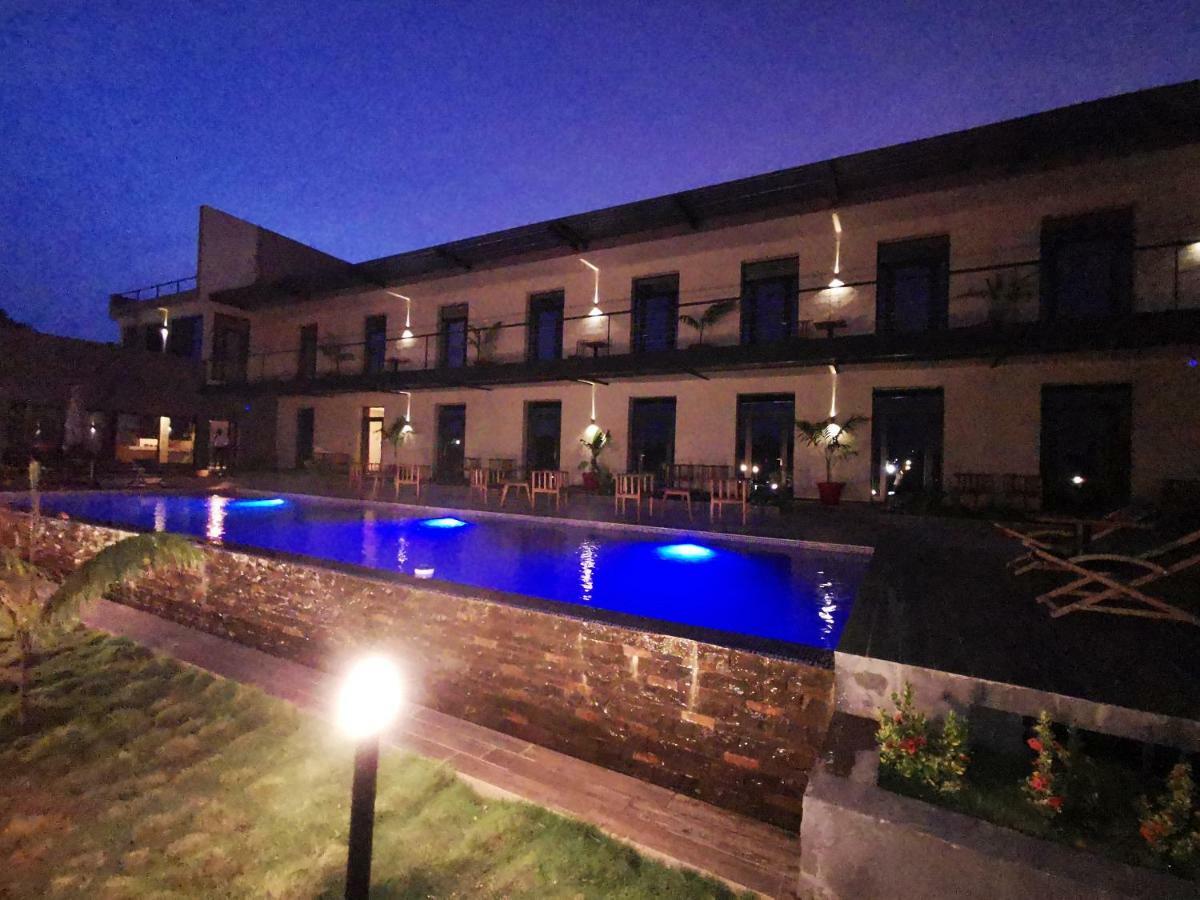 Au Bord De L'Eau Hotell Bamako Eksteriør bilde